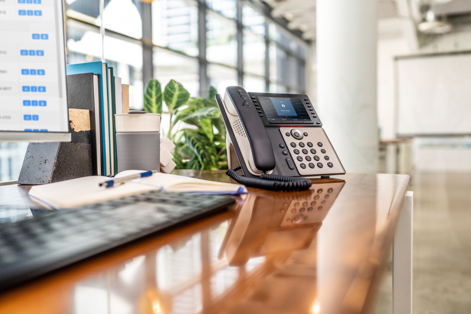 HP Poly Edge E550 IP Phone, Noiseblock AI and Acoustic Fence, Usb-c, Bluetooth/wifi, image 1 of 4